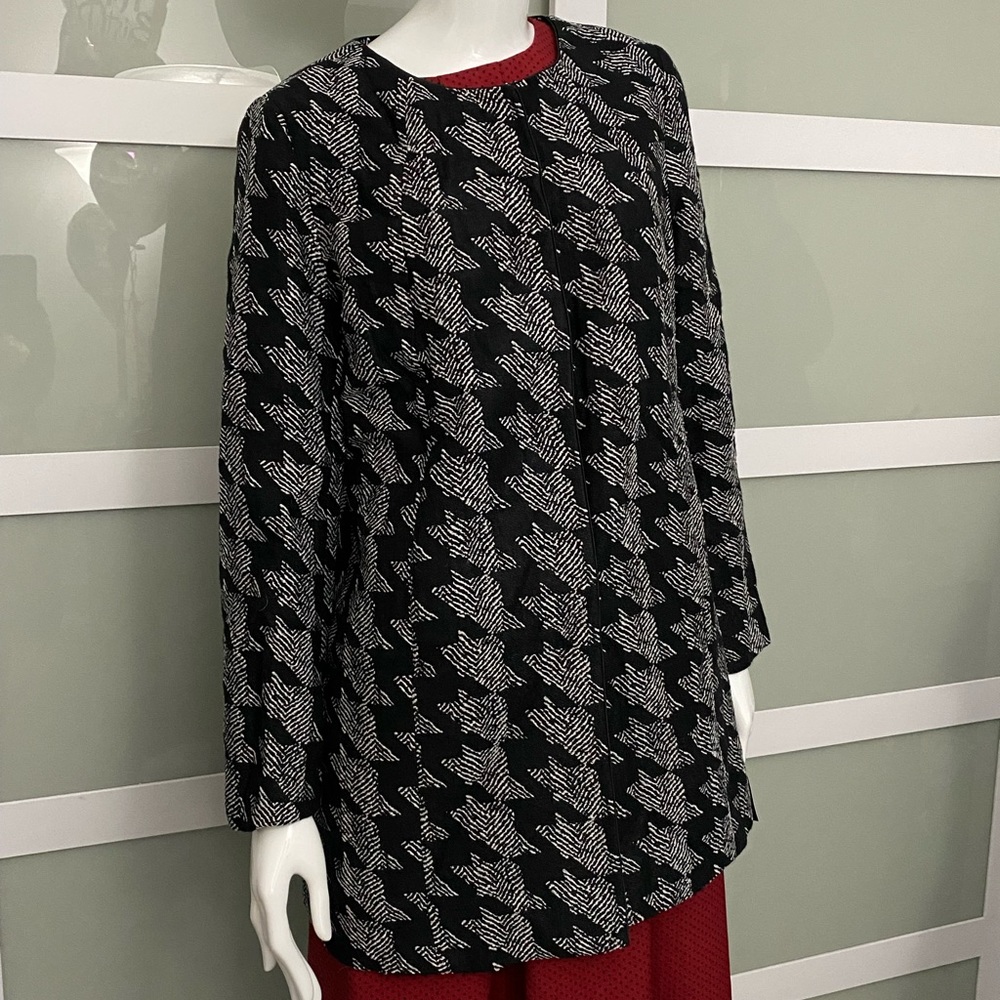 NWT Alfani black and white coat